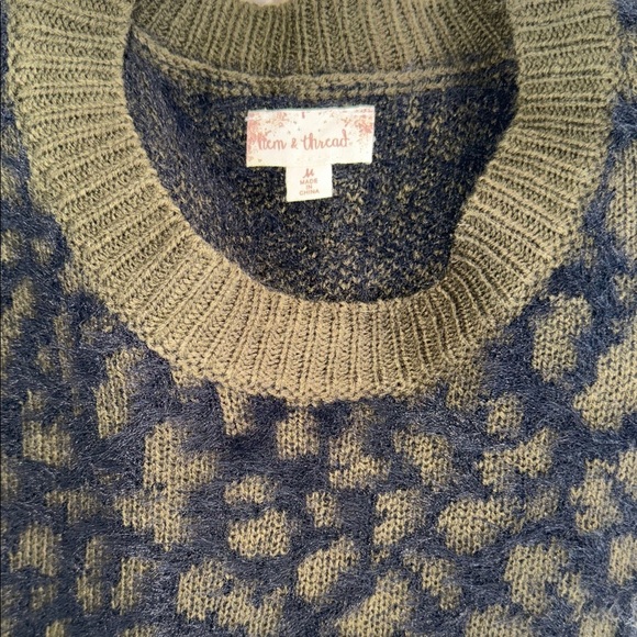 Hem & Thread Olive Green and Navy Blue Fuzzy Sweater - Picture 4 of 8